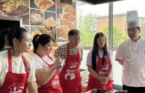 「紙包魚學員日營業(yè)額6000+」顧客反饋：一位難求，排隊一小時也要吃！