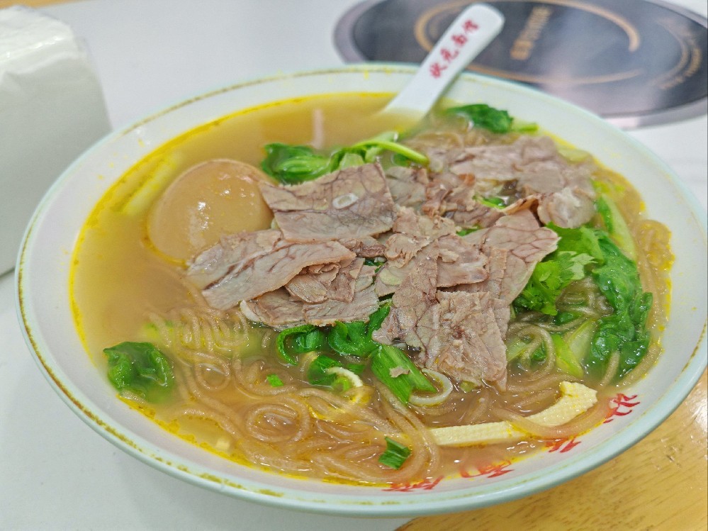 牛肉粉絲湯去哪里學(xué)？手把手教你正宗做法，學(xué)會(huì)這碗湯輕松出攤！